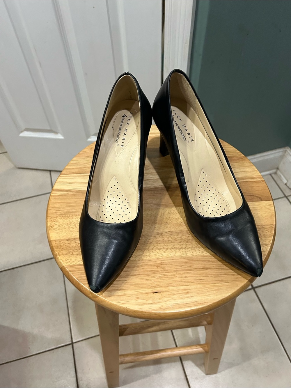 Alex Marie Black Pointed-Toe Leather Pumps